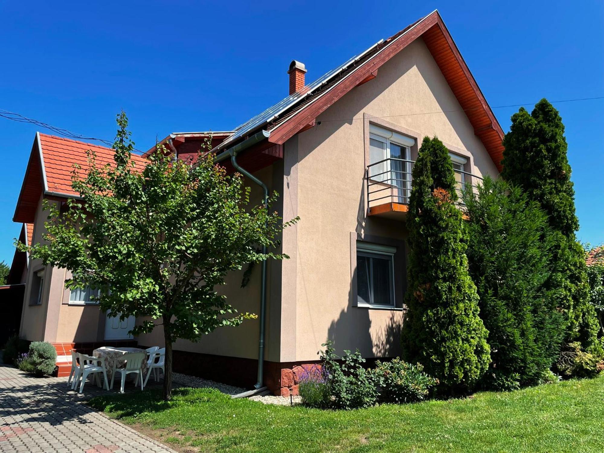 Lavender Apartment Сиофок Екстериор снимка