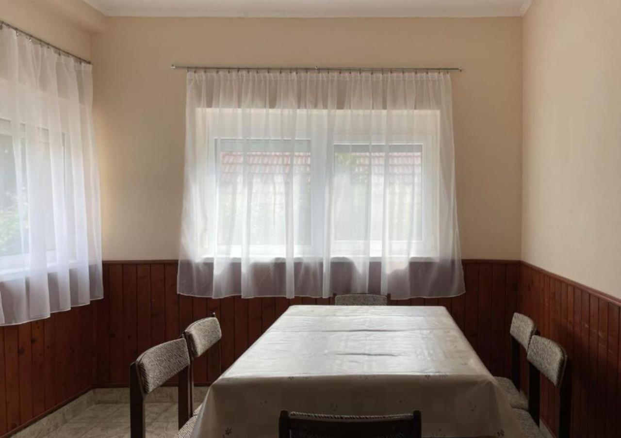 Lavender Apartment Сиофок Екстериор снимка